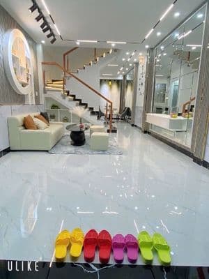 Bán Nhà Mặt Tiền Kinh Doanh, DT 45m2, Xe Hơi Đậu Cửa, Huỳnh Tấn Phát