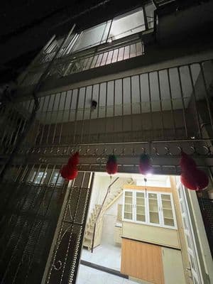 cho thuê nhà sát mặt tiền Phan Văn Trị, P.10 - TRỆT LẦU 2PN 2Wc