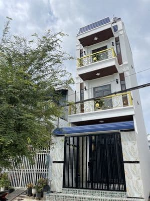 NHÀ XÂY MỚI - TRỆT 2 LẦU -HẺM Ô TÔ - HỖ TRỢ BANK MUA NHÀ - GIÁ 2TY8