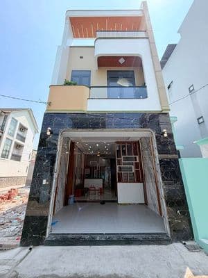 Nhà mới xây gần chợ, Tin còn đăng thì nhà còn