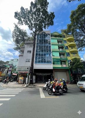 Mặt tiền nguyễn trãi - 6 x 15m - 7 tầng thang máy sàn suốt