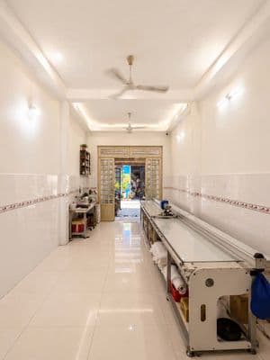 Bán nhà gò xoài -nhỉnh 50tr/m2- 104m2-4 tầng -7pn -hẻm ô tô 8m-gần chợ