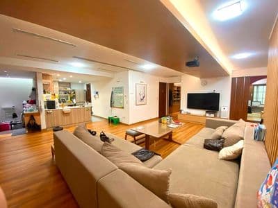 Bán căn hộ 150m2 Võ Chí Công, Tây Hồ, gần TTHC