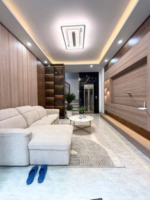 Bán nhà 5 tầng thang máy Minh Khai, Hai Bà Trưng, Hà Nội