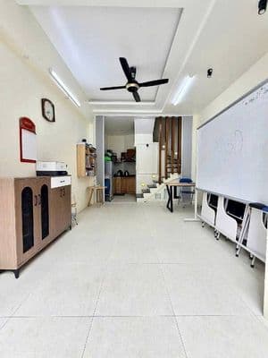 Nhà 6 tỷ, lô góc 3 thoáng, ô tô vào nhà, Long Biên