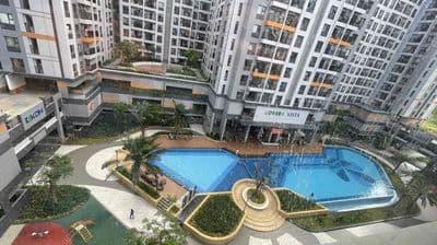 Chính Chủ Cần Bán Căn Hồ Bơi Lầu 8- Hàng đẹp