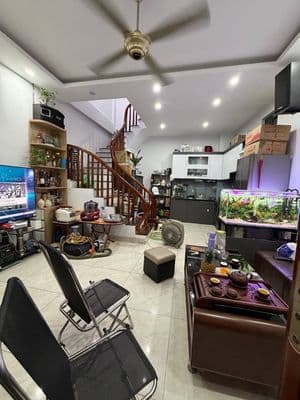 Nhà mới Kim Chung, ô tô gần, vài bước ra chợ