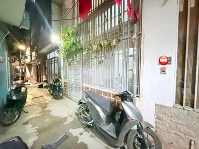 Nhà 5 tầng Nam Từ Liêm, hơn 9 tỷ, 3 ngủ