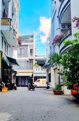 Gần C/C Bầu Cát II, Nhà Vị trí Đẹp hẻm xe tải thông thoáng, Q.Tân Bình