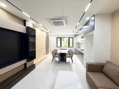 Bán nhà Ngô Gia Tự, Long Biên, 6 tầng thang máy, ô tô vào nhà