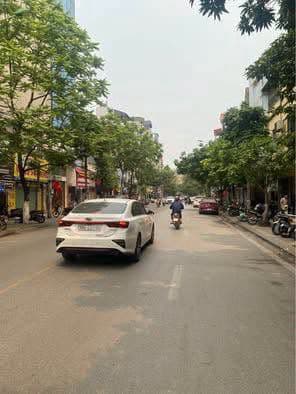 Nhà đẹp xây mới 6 tầng thang máy Dương Văn Bé, 44m2, 16 tỷ