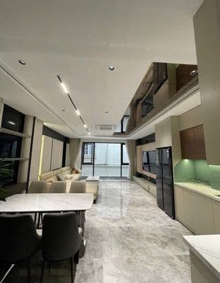 Nhà đẹp 72m2, 4 tầng, thang máy, ô tô vào nhà, Long Biên