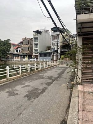 Nhà phân lô Ngọc Thụy hơn 7 tỷ, 32m² x 5 tầng, gần CV Ngọc Thụy