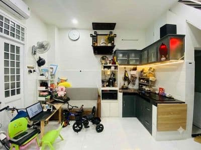 TRỆT 2 LẦU 20m2 - SỔ HỒNG RIÊNG - NGAY BV175