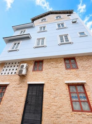 CĂN GÓC HỒ BIỂU CHÁNH PHÚ NHUẬN–5 TẦNG– XE HƠI THÔNG– TK BIỆT THỰ MINI