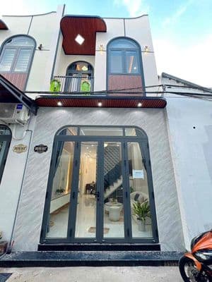 LỘ ÔTÔ -NHÀ LẦU MỚI FULL NỘI THẤT HẺM 9 PHẠM NGỌC HƯNG