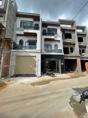Nhà đẹp, làm văn phòng cty, hoặc kinh doanh…