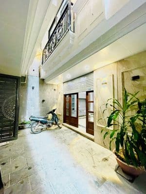 Bán nhà Hào Nam, ngõ thông, 3 gác đỗ cổng, 2 thoáng, TM, 46m2*5T.