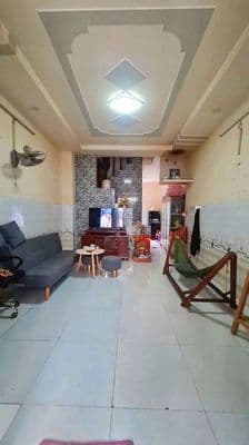 bán nhà lầu 52m2 đồng sở huư cách cây xăng tân kim 1 km