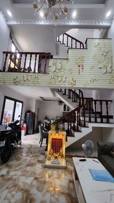 NHÀ GẦN LÀNG ĐHQG LINH XUÂN THỦ ĐỨC 5 TẦNG 4PN HẺM XE HƠI - SỔ RIÊNG