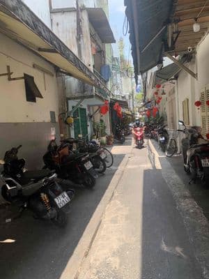 Nhả nhỏ nhưng vị trí đẹp ngay khu sầm uất nhất của CXĐT