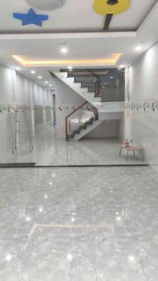 BÁN NHÀ 4x18 gác suốt, đúc giả kiên cố (còn TL)