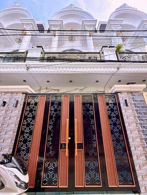 Nhà lầu rộng 4 phòng ngủ - Hẻm 388 Nguyễn Văn Cừ - Gần Đại Học Y Dược