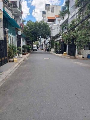 HẺM NHỰA - XE HƠI ĐẬU TRONG NHÀ - SỔ VUÔNG A4 - CHÍNH CHỦ