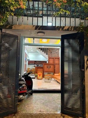 Nhà gần bệnh viện đkkv thủ đức đường lê văn chí. 3pn 3wc full nội thất