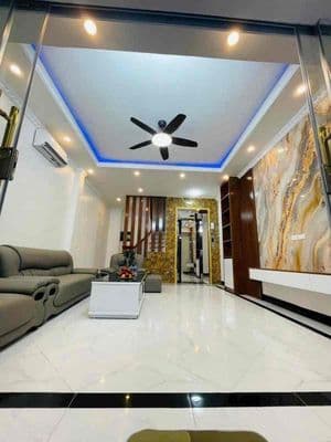 Bán Nhanh Nhà Đào Tấn, Lô Góc, Thang Máy, Đủ Đồ, 30m Ô Tô, Ngõ Thông