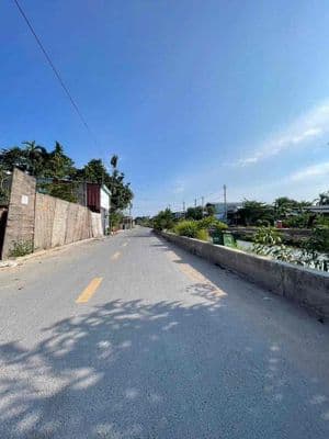 Đất 1/ Tx 52 mặt rạch ( 4,5 x 28 ) - Đường 7m thông ra sông vàm thuật