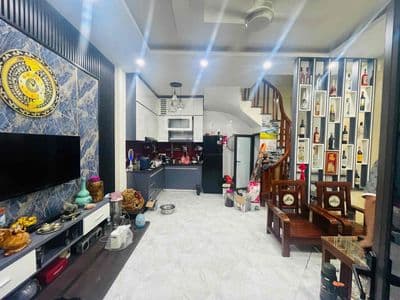 Gia đình định cư nơi khác, cần bán nhanh căn nhà xinh xắn !