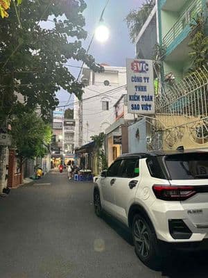 Hxh thông cách mặt tiền vài bước sát q1 ngay phan xích long phú nhuận