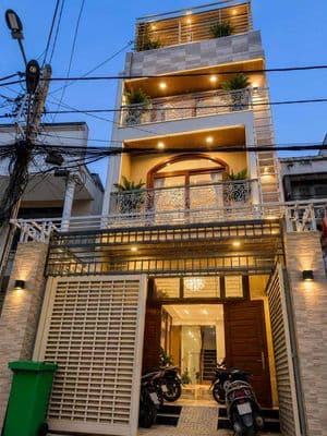 Bán nhà Lạc Long Quân 148,4m2, 6 tầng, dòng tiền 100tr/tháng, HxH thôn