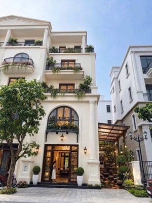 Nhà phố xẻ khe 80m2 4 tầng rẻ nhất khu vực giá 6 tỷ 5.
