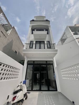 BÁN NHÀ 3 TẦNG - CÓ SÂN ĐẬU Ô TÔ - MT ĐƯỜNG NHÁNH NDT - 7,3 TỶ