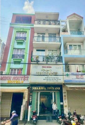 Cho thuê nhà 4 lầu mt đường số 15 chợ tân quy, q7