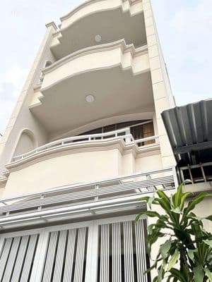 BÁN NHÀ 4 TẦNG SÁT MẶT TIỀN HẺM 8M THÔNG SÁT CHỢ LÊ VĂN QUỚI