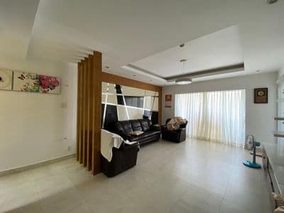 Bán căn hộ Hùng Vương Plaza, có suất oto , 130m2 , SHCC
