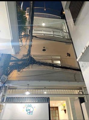 nhà hiếm dt to gần đường chính