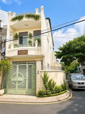 Nhà 3 tầng - góc 2 mặt tiền xe ô tô - ngang 5.5m
