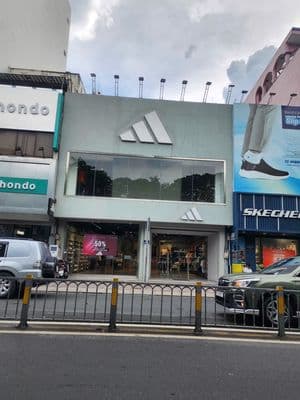 Cho Thuê Nhà MT Hai Bà Trưng 9x22 Trệt 2 Lầu Suốt Vỉa Hè Quận 3
