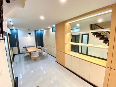 Bán nhà 4 tầng thang máy kinh doanh, ô tô đỗ cửa, Từ Liêm