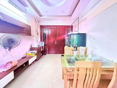 Nhà bán Cầu Giấy 5 tầng 9.5 tỷ
