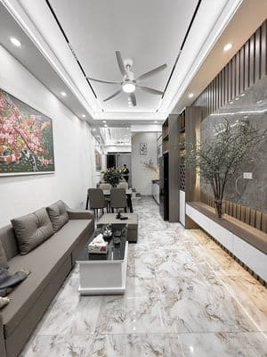 Nhà 5 tầng Tân Mai, Hoàng Mai, tặng nội thất