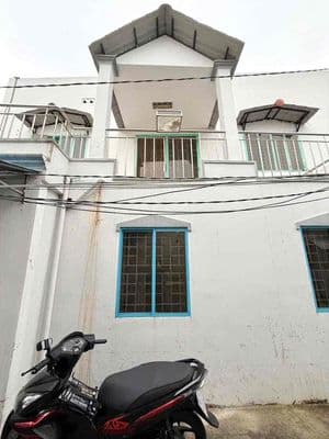 Nhà trệt lầu 4 phòng ngủ - Gần chợ và trung tâm thương mại Cái Khế