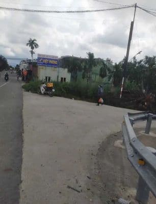 Cần tuền xoay ngân hàng bán lô đất giá rẻ nhất khu vực