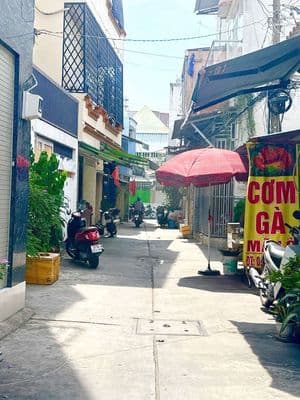 NHÀ TO GIÁ NHỎ XE HƠI VIVU , NGAY CHIẾN LƯỢC TÊN LỬA , Ở NGAY
