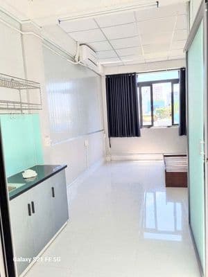 Chính Chủ cho thuê căn hộ Mini, hẻm xe hơi, gần cầu vượt Hàng Xanh.