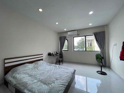 Căn hộ dịch vụ full nội thất ngay huit